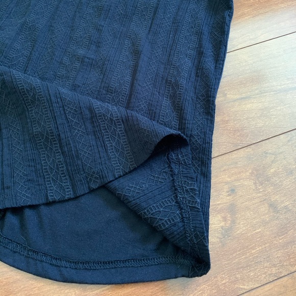 Nine 1 Eight~ Black Sleeveless Lace Tank Top-Small - Picture 9 of 12